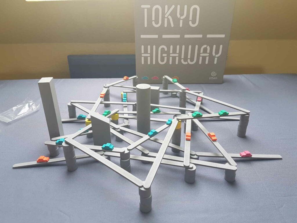 Tokyo Highway - Admirez le résultat d'une fin de partie à 4 joueurs avec un sacré réseau routier !